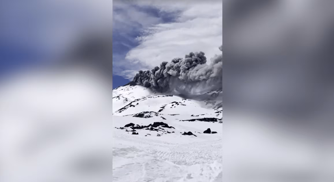 Vídeo mostra fumaça subindo do vulcão Chillán, no Chile, após erupção; veja