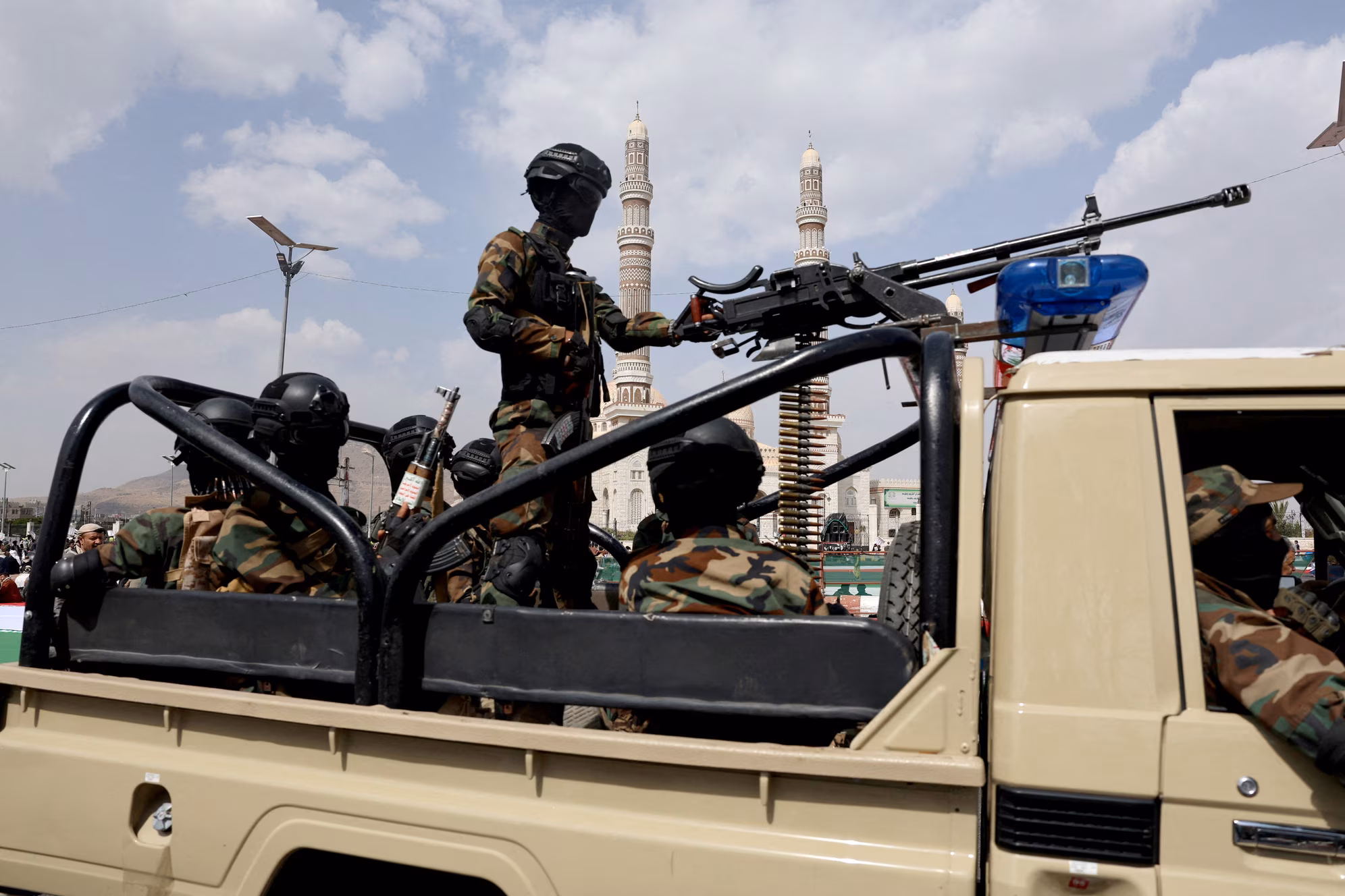 Irã e EUA trocam ameaças após ataques dos houthis agravarem conflito regional