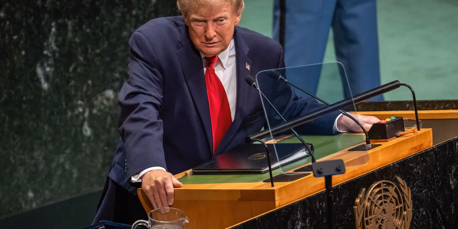 Trump rejeita limitar IA e critica governança global da tecnologia