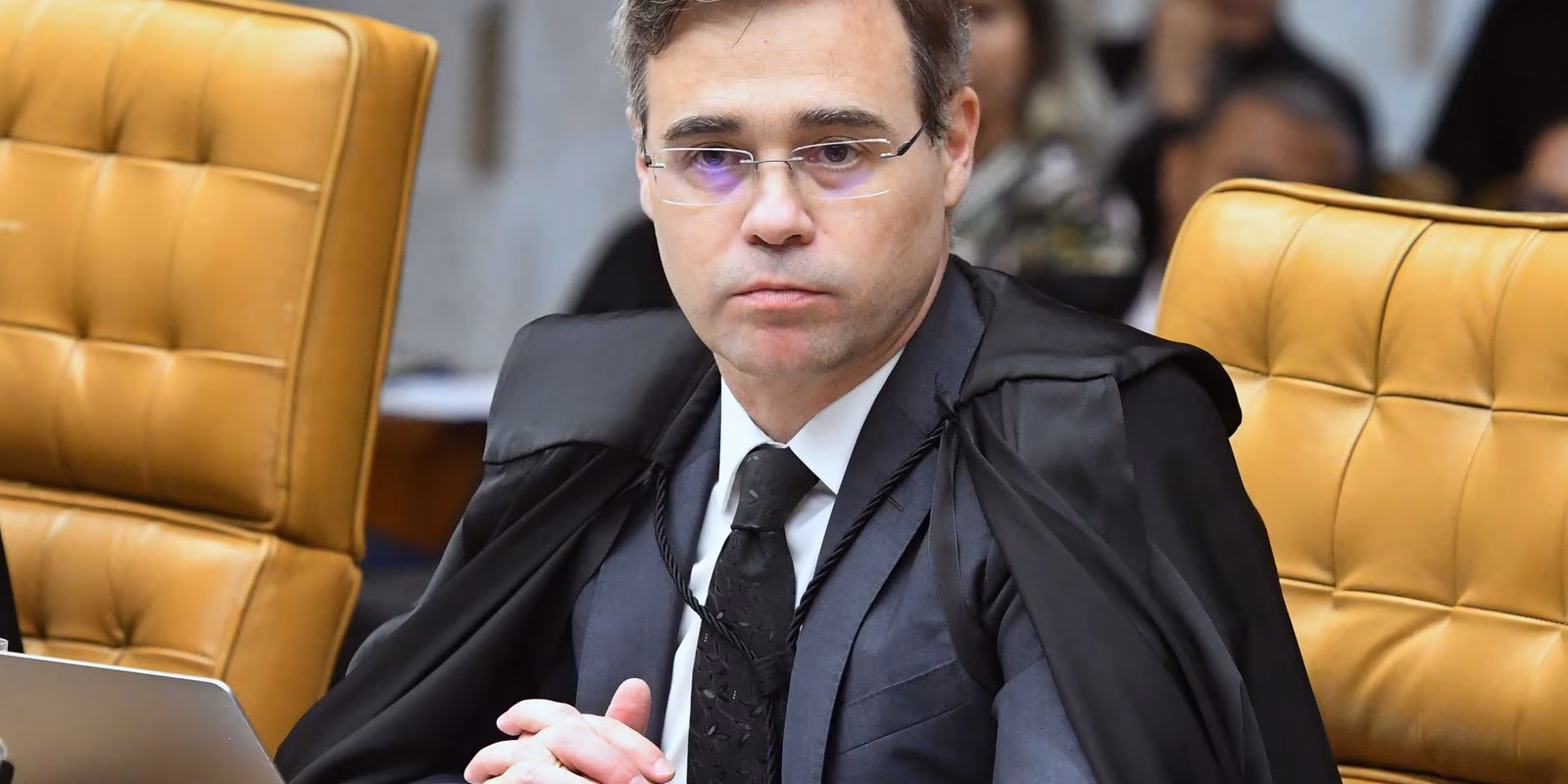 Mendonça quer levar ao plenário diálogos atribuídos a Vorcaro e Moraes