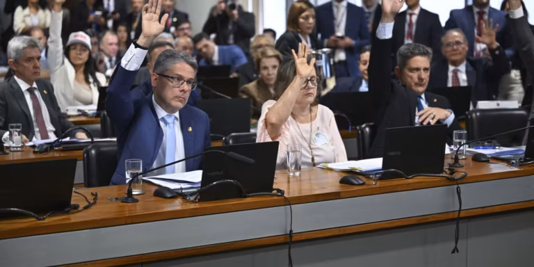 CCJ do Senado aprova texto-base da PEC da Segurança Pública