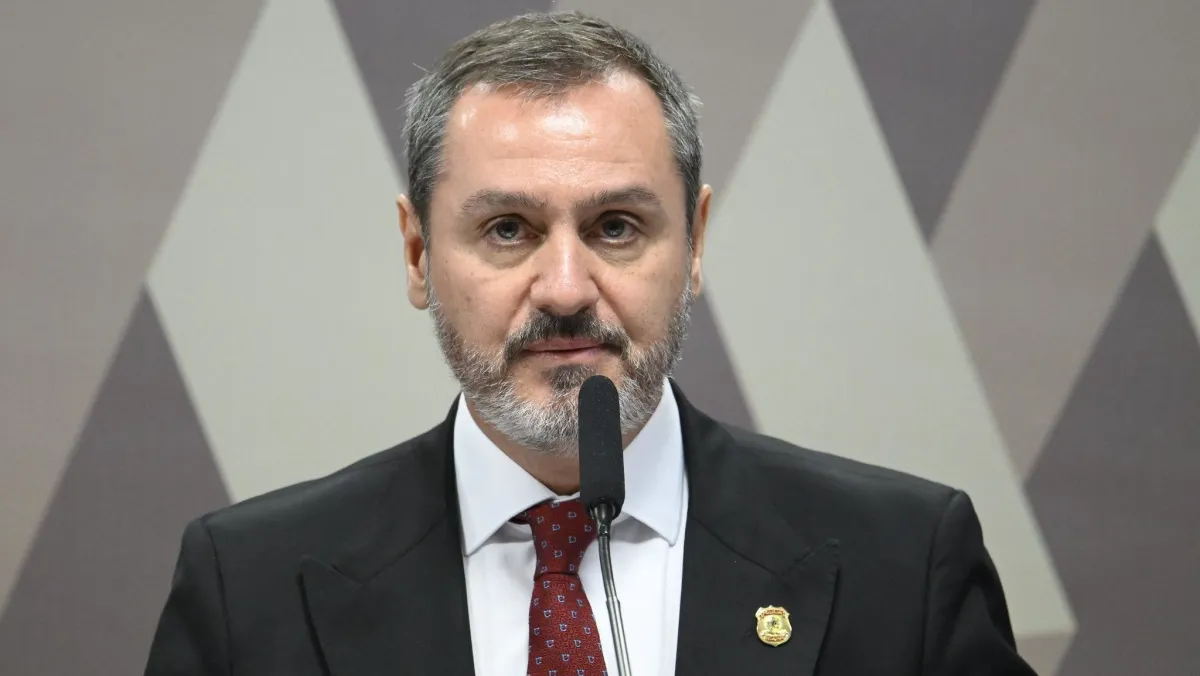 Dino determina retorno do diretor-geral da PF após decisão de Mendonça