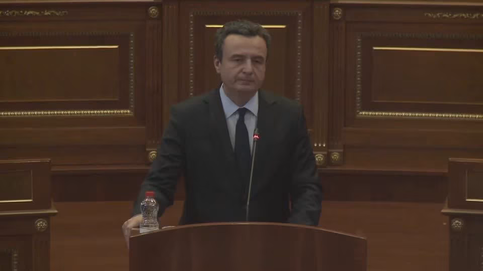Albin Kurti é reeleito premiê do Kosovo; crise política continua