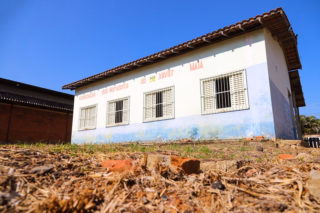 Entre as principais intervenções solicitadas pela liderança comunitária estão a reforma do prédio da associação