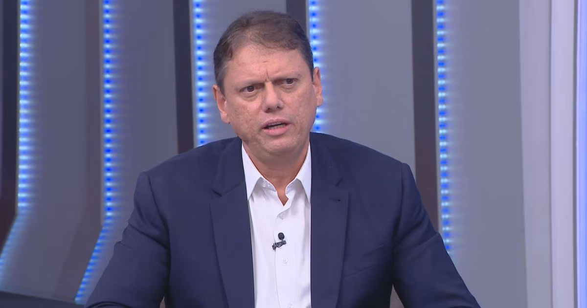 Dark Horse: Tarcísio diverge de Flávio e diz concordar com investigação