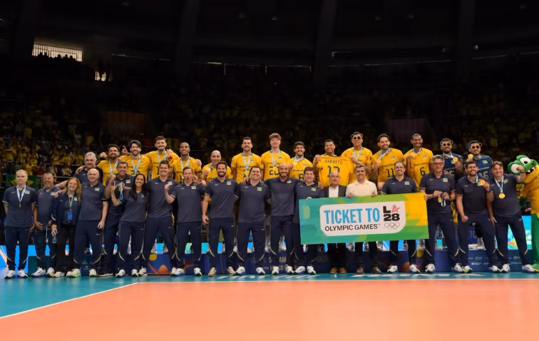 Brasil derrota a Argentina e garante vaga olímpica; confusão marca final do clássico