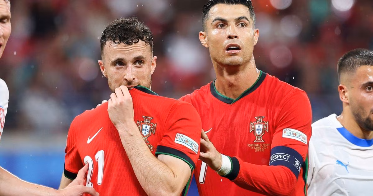 Cristiano Ronaldo pede punição a torcedores após cânticos sobre Diogo Jota