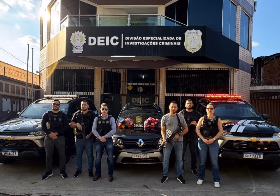 Denarc desmonta Duster e apreende 22 kg de cocaína na BR-364