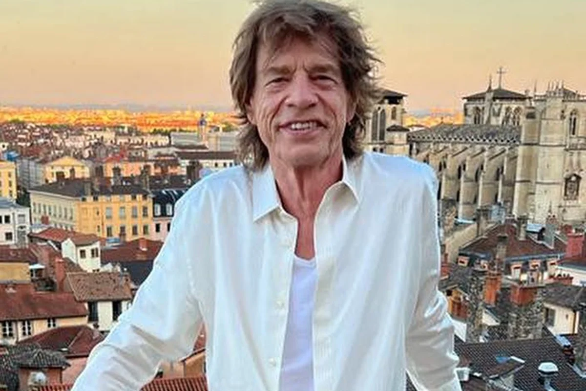 Mick Jagger revela rotina de treinos intensa para manter fôlego aos 83 anos