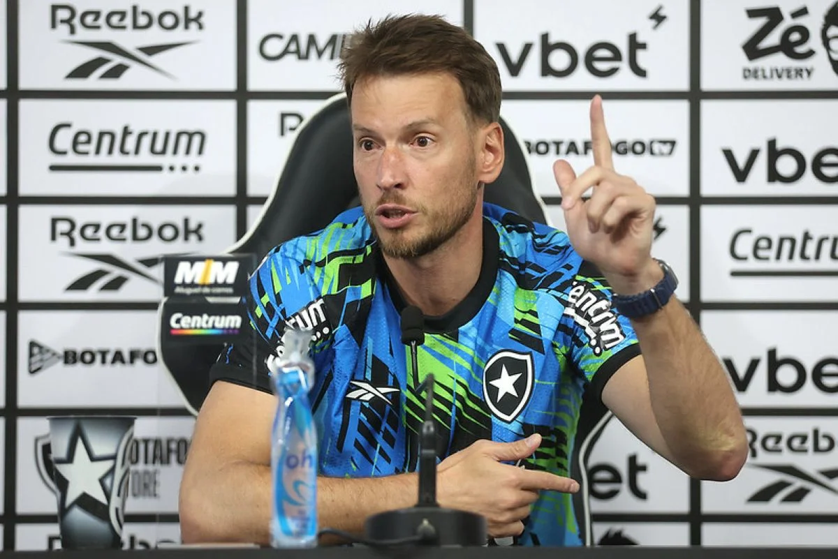Livre no mercado após rescisão com o Botafogo, goleiro Neto é oferecido à Juventus