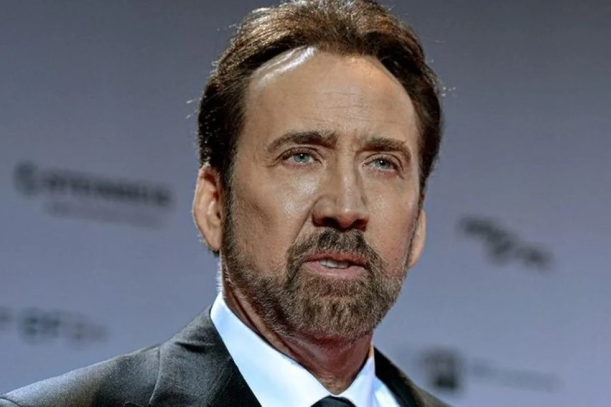 Entrada da mansão de Nicolas Cage em Malibu desaba e abre cratera após tempestade