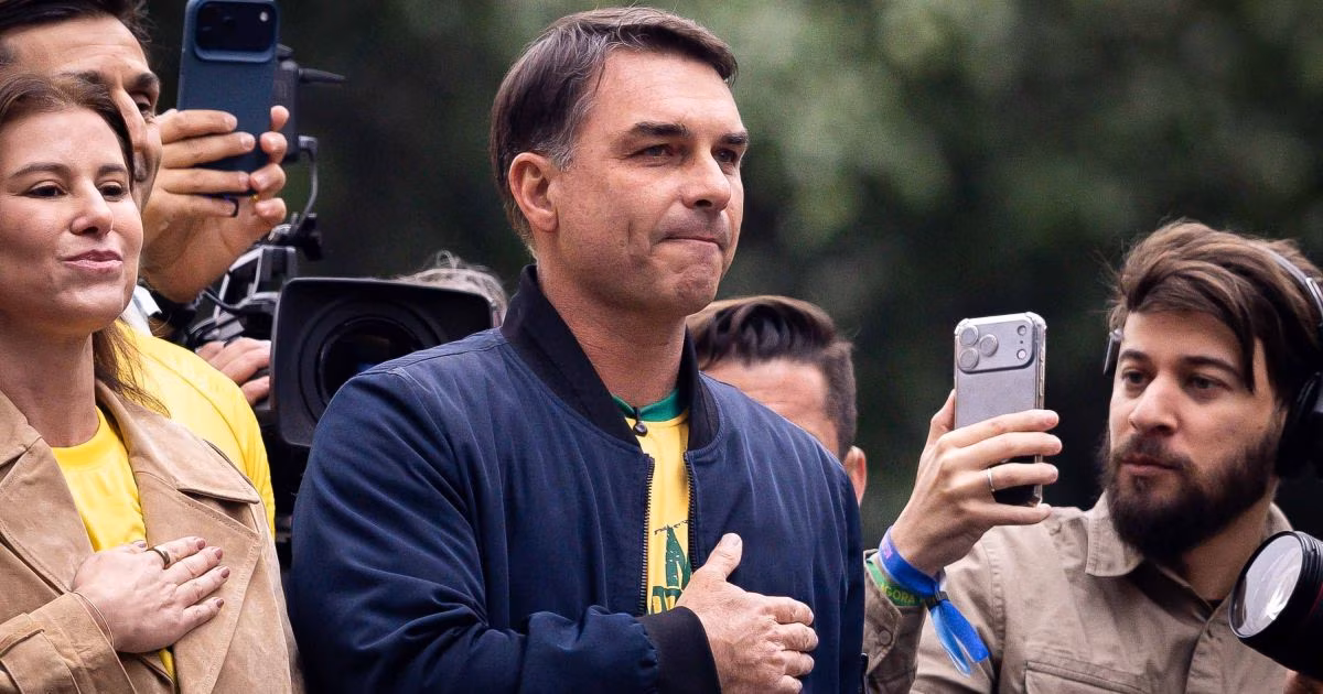 Equipe de Flávio aciona TSE contra Lula por suposto uso da máquina pública