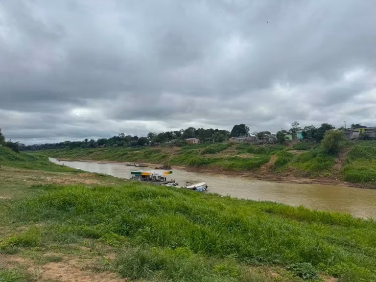 A redução do nível do Iaco também chama a atenção por ocorrer mesmo após as chuvas recentes