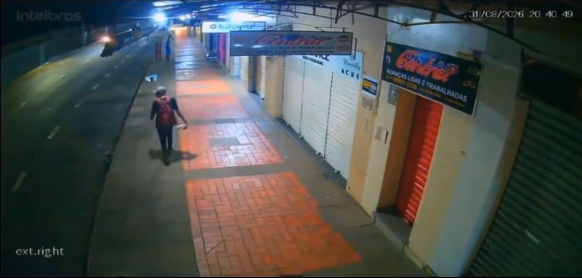 ‘Homem-Aranha’ é furtado durante a madrugada no Centro de Rio Branco