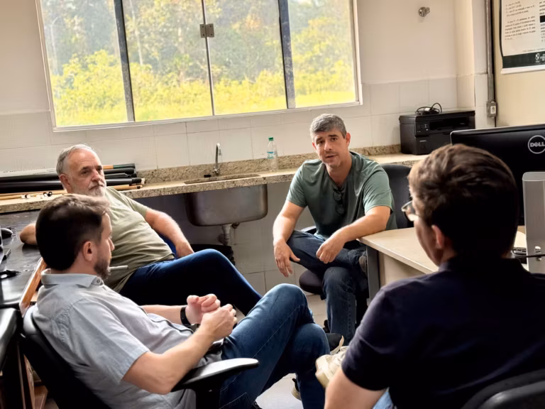 Luís Tchê já destinou recursos financeiros que beneficiaram os laboratórios de análise de solos