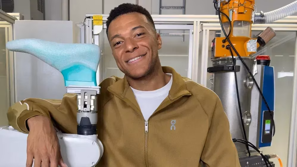 À CNN, Mbappé revela por que trocou a Nike pela On: “Evolução como pessoa”