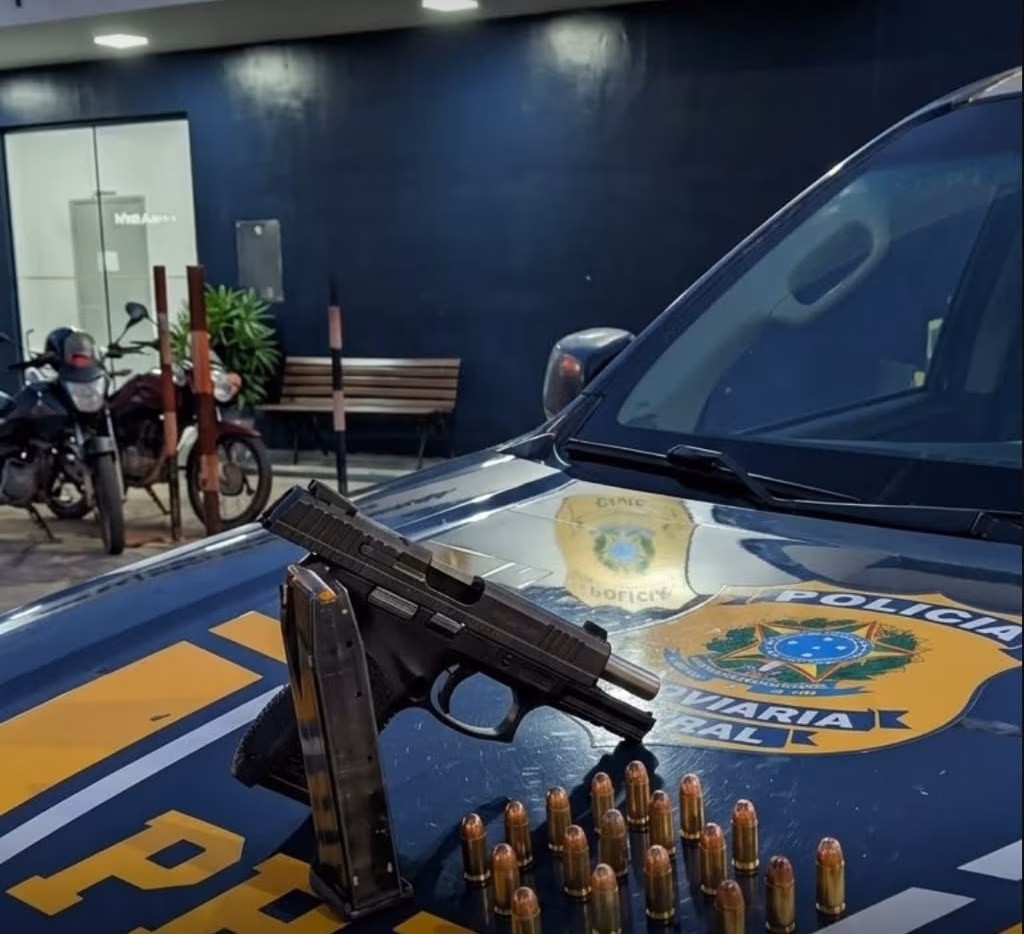 Armas, munições e mercadorias da Bolívia são apreendidas no Acre