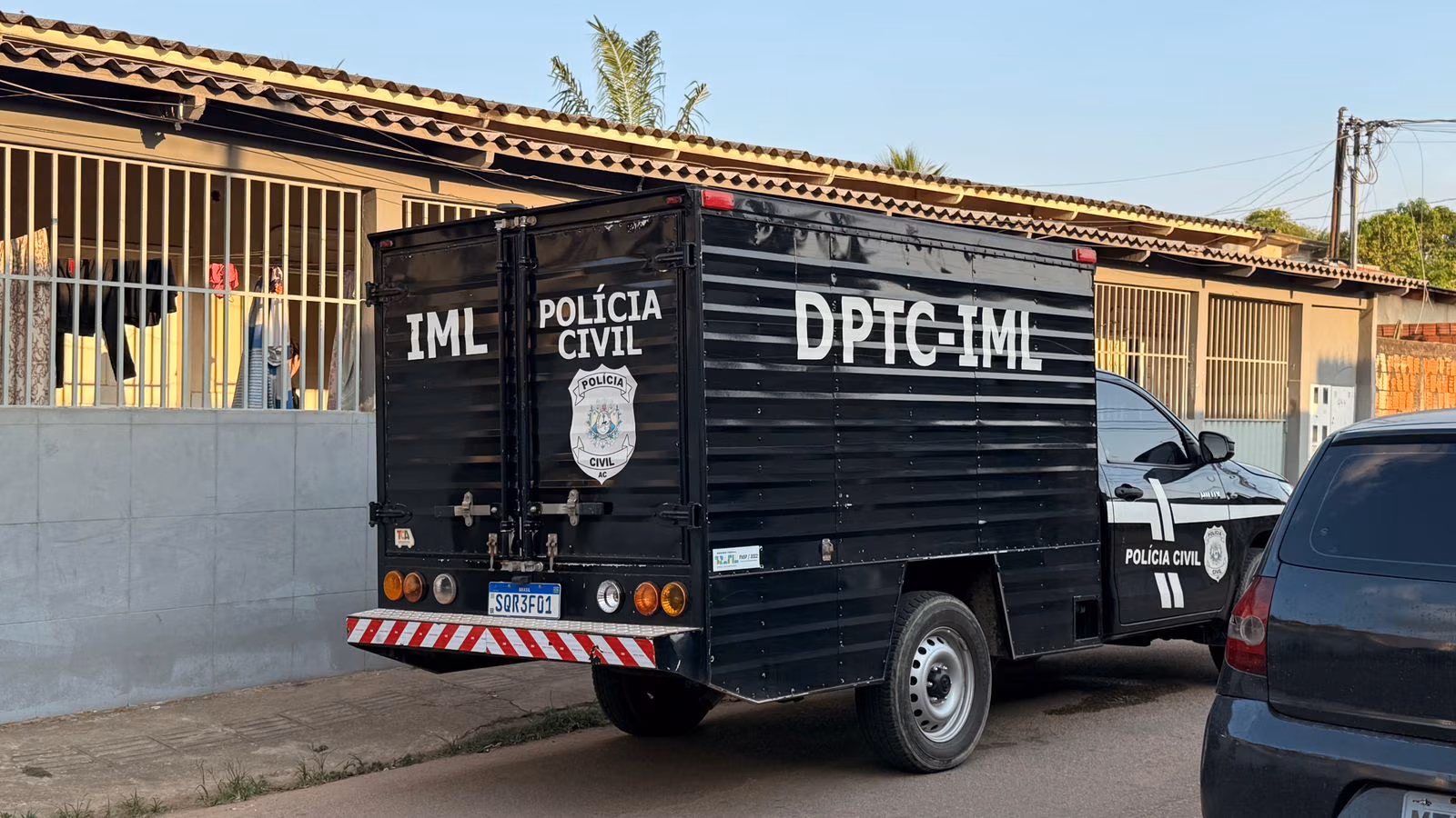 Jovem é assassinada e corpo é encontrado dentro de casa, em Rio Branco