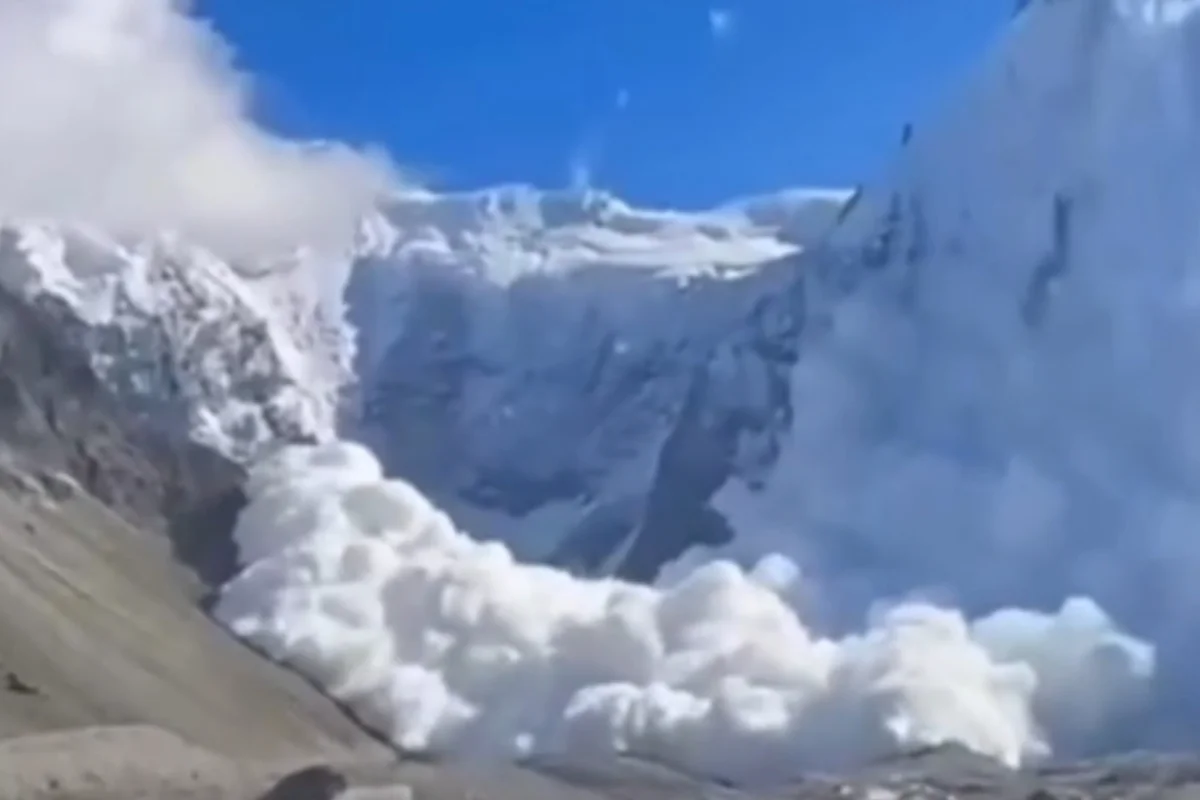 Avalanche atinge 33 alpinistas na Rússia e deixa 11 mortos