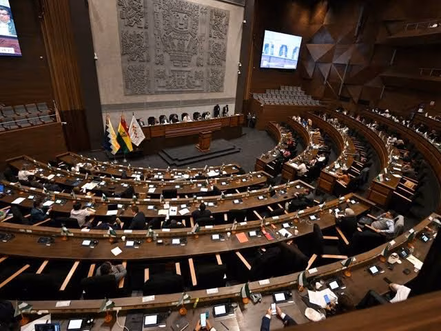 Congresso da Bolívia amplia estado de exceção por 90 dias