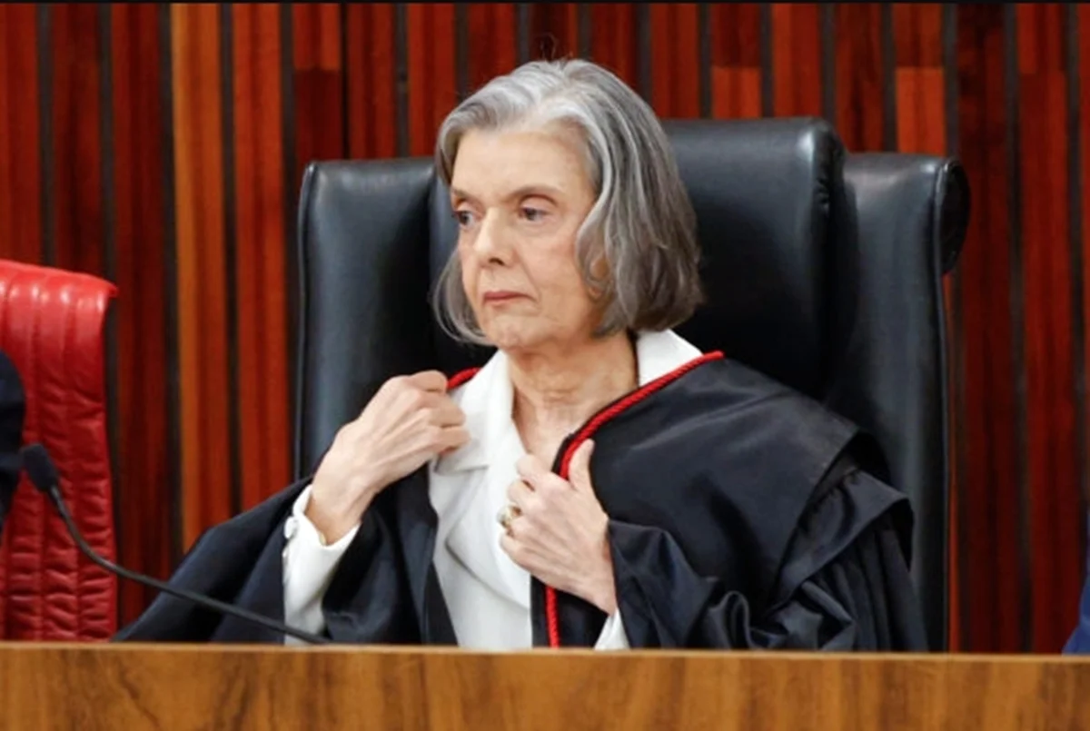 Cármen Lúcia vence prémio e é eleita Intelectual do Ano de 2026