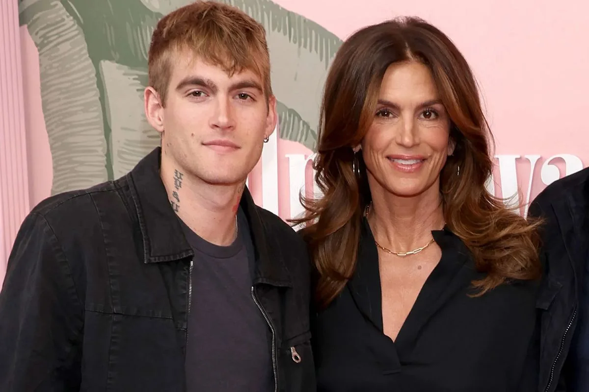 Modelo Presley Gerber, filho da supermodelo Cindy Crawford, morre aos 27 anos nos EUA