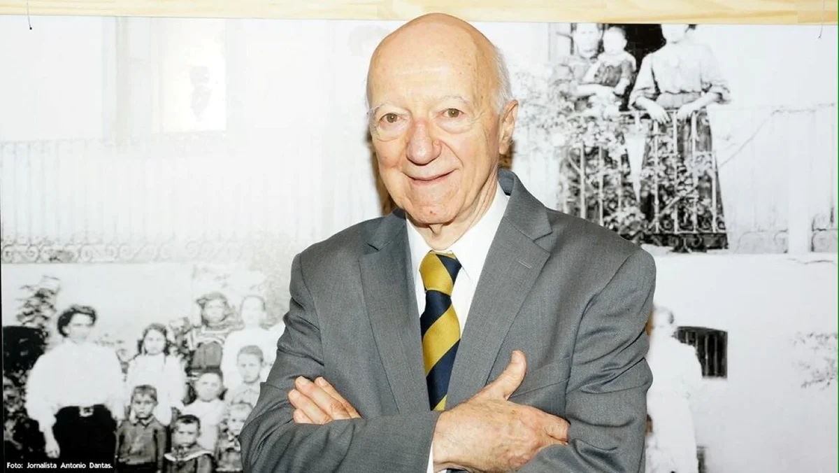 Morre aos 93 anos o jornalista Cláudio Carsughi, referência em futebol