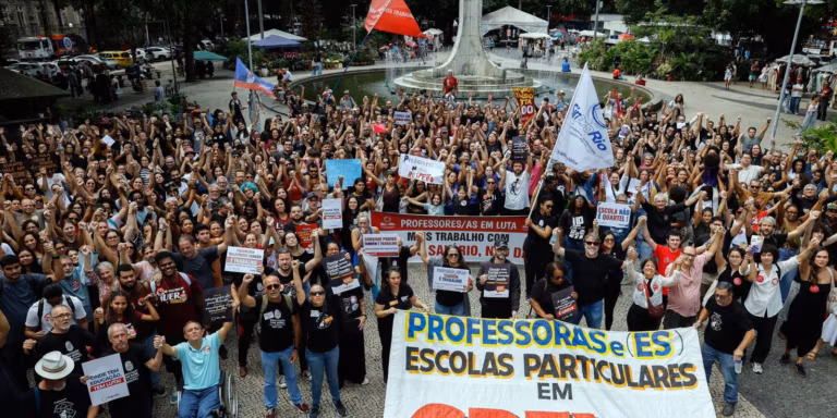 Professores de escolas particulares do Rio fazem greve de 24 horas