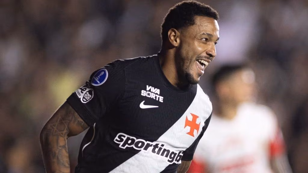 David exalta Pedro Emanuel e força do elenco após Vasco “reserva” avançar
