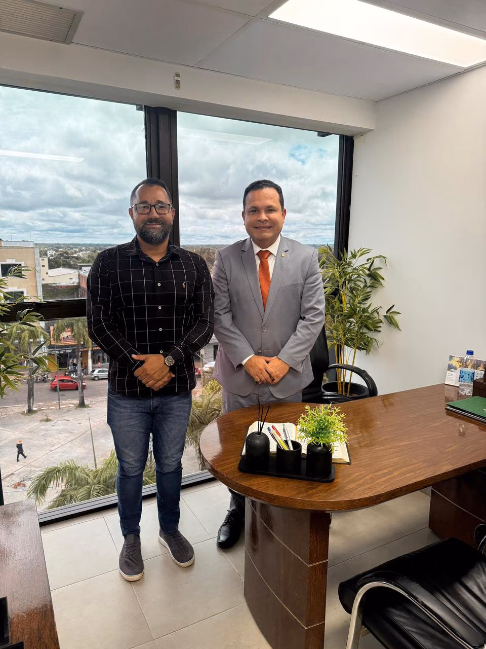 Prefeito de Feijó, Delegado Railson declara apoio à reeleição de Tadeu Hassem