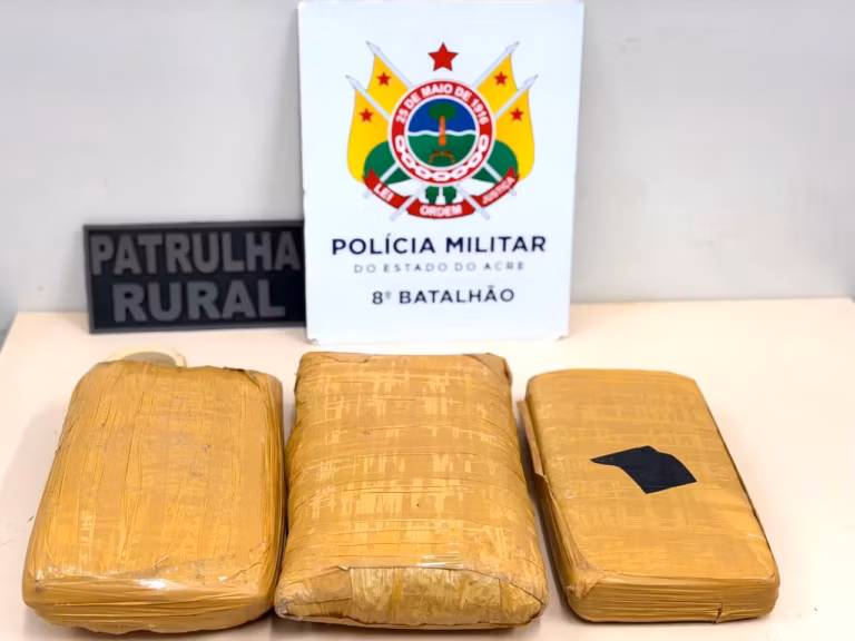 A polícia informou que há suspeita de que o entorpecente estivesse sendo levado para Sena Madureira
