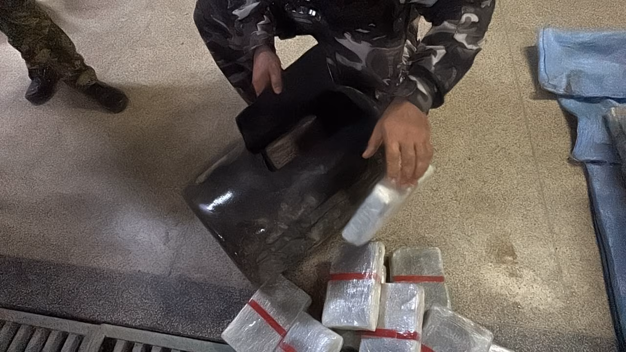 Polícia apreende cerca de 100 kg de skank em embarcação no Rio Acre