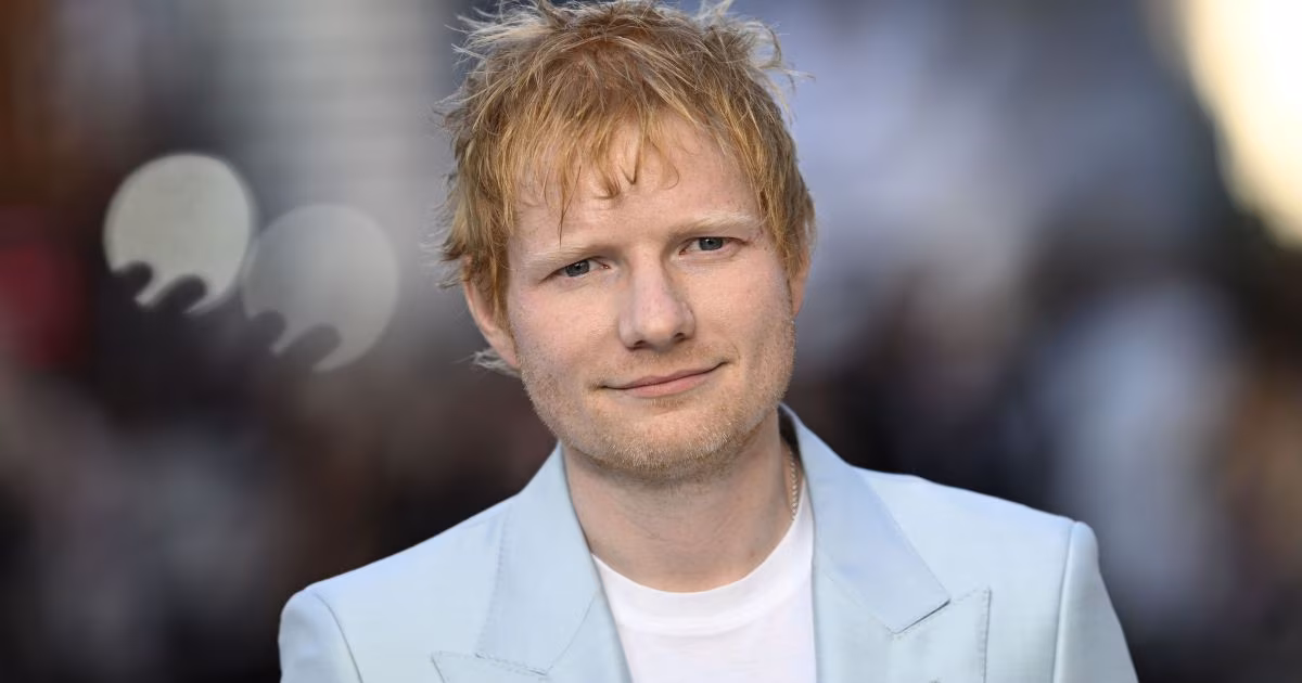 Membros da equipe de Ed Sheeran são atingidos por equipamento durante show