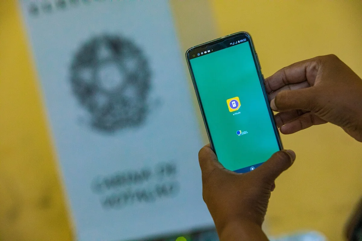 Saiba até quando é possível baixar e ativar o e-Título para votar em 2026
