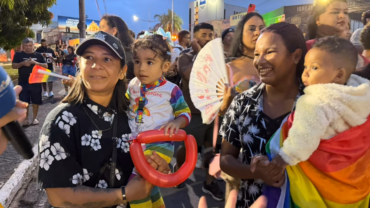 Com filhos, famílias participam da celebração da diversidade em Rio Branco