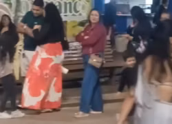 Temperatura cai em Rio Branco e movimenta quiosques de comidas típicas no centro