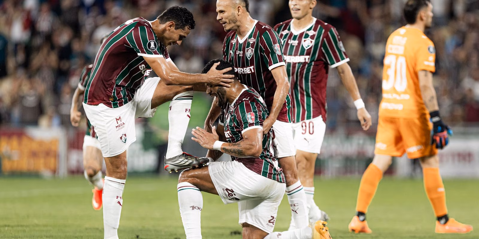 Fluminense bate Platense e abre vantagem nas quartas da Libertadores