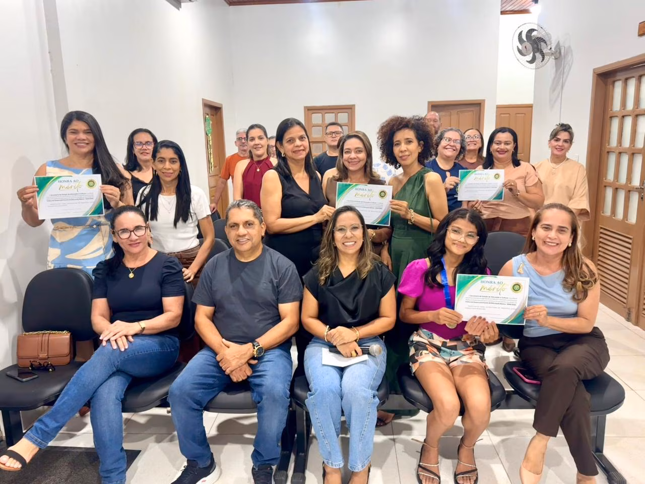 Educação entrega novo espaço e homenageia gestoras em Sena Madureira