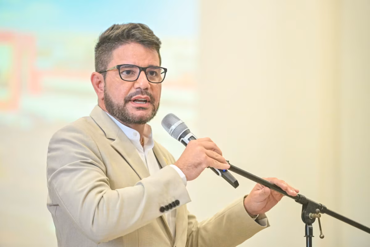 Advogados explicam o que pode acontecer com candidatura de Gladson ao Senado