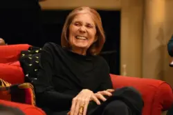 Morre a escritora e ativista Gloria Steinem, ícone do feminismo