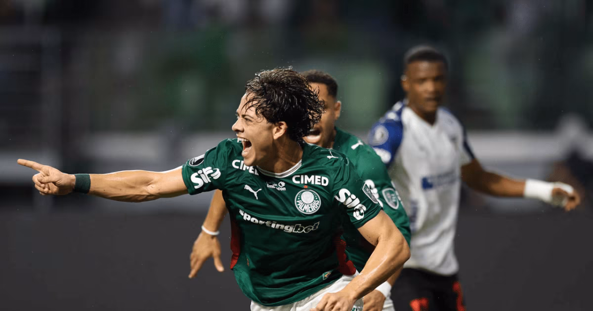 Giay desencanta, Palmeiras vence LDU e vai à altitude com vantagem perigosa