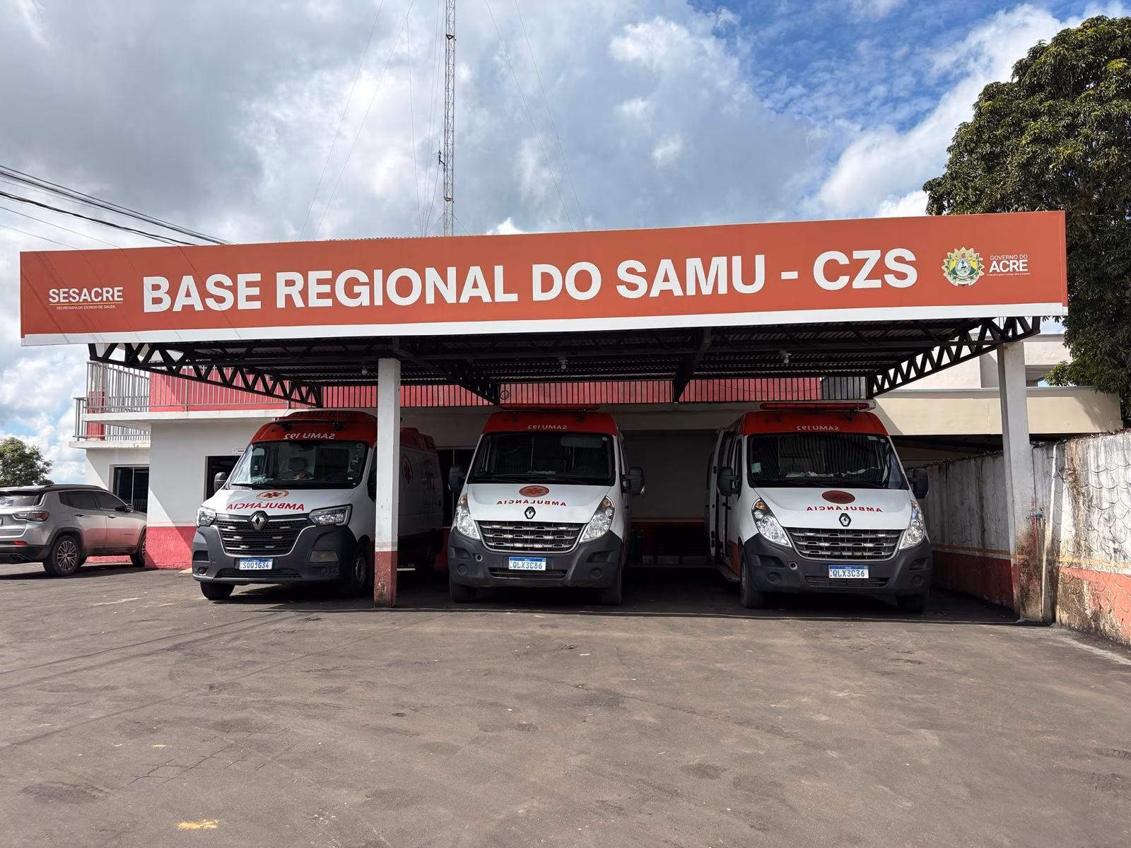 Homem é esfaqueado três vezes nas costas durante ataque em Cruzeiro do Sul