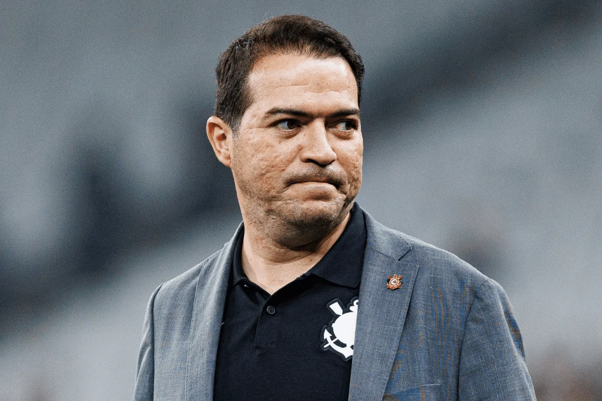 Corinthians mantém Fernando Diniz no comando após apelo dos jogadores
