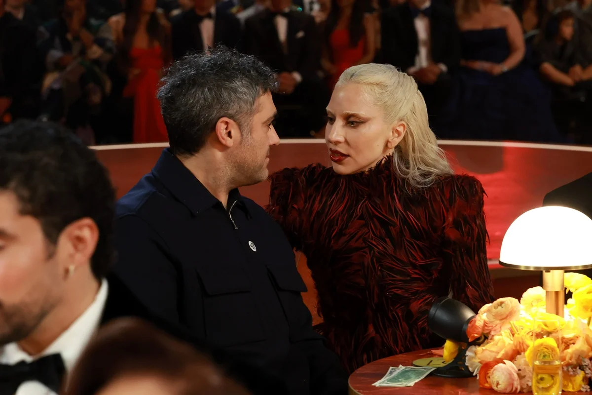 Site internacional revela nome e data de nascimento da filha de Lady Gaga