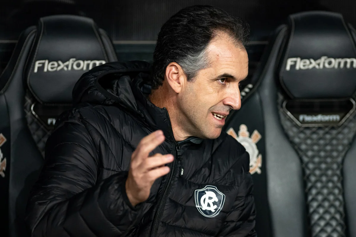 Remo demite o técnico Léo Condé após derrota para o Bahia no Brasileirão