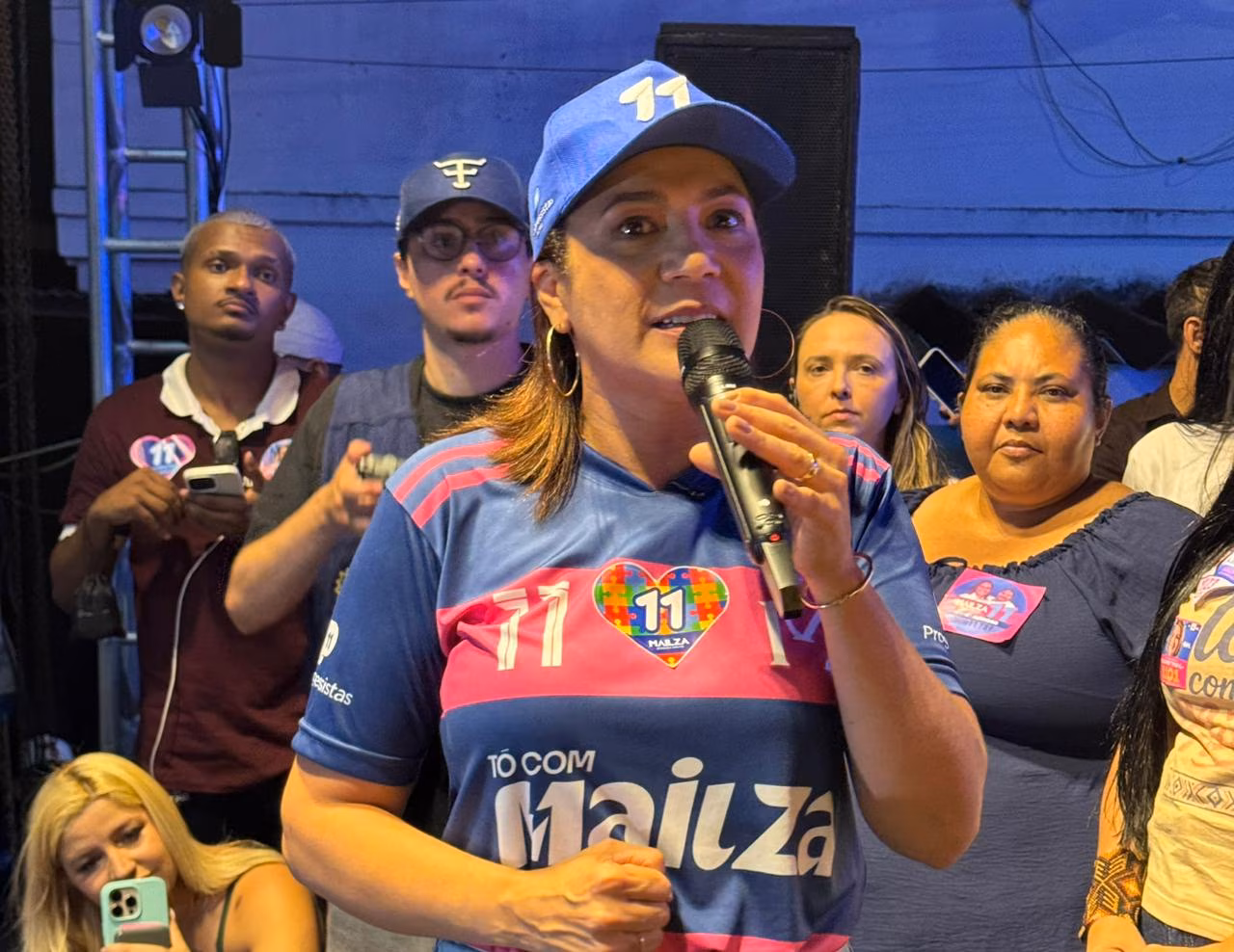 Mailza destaca emoção ao receber carinho da população durante comício