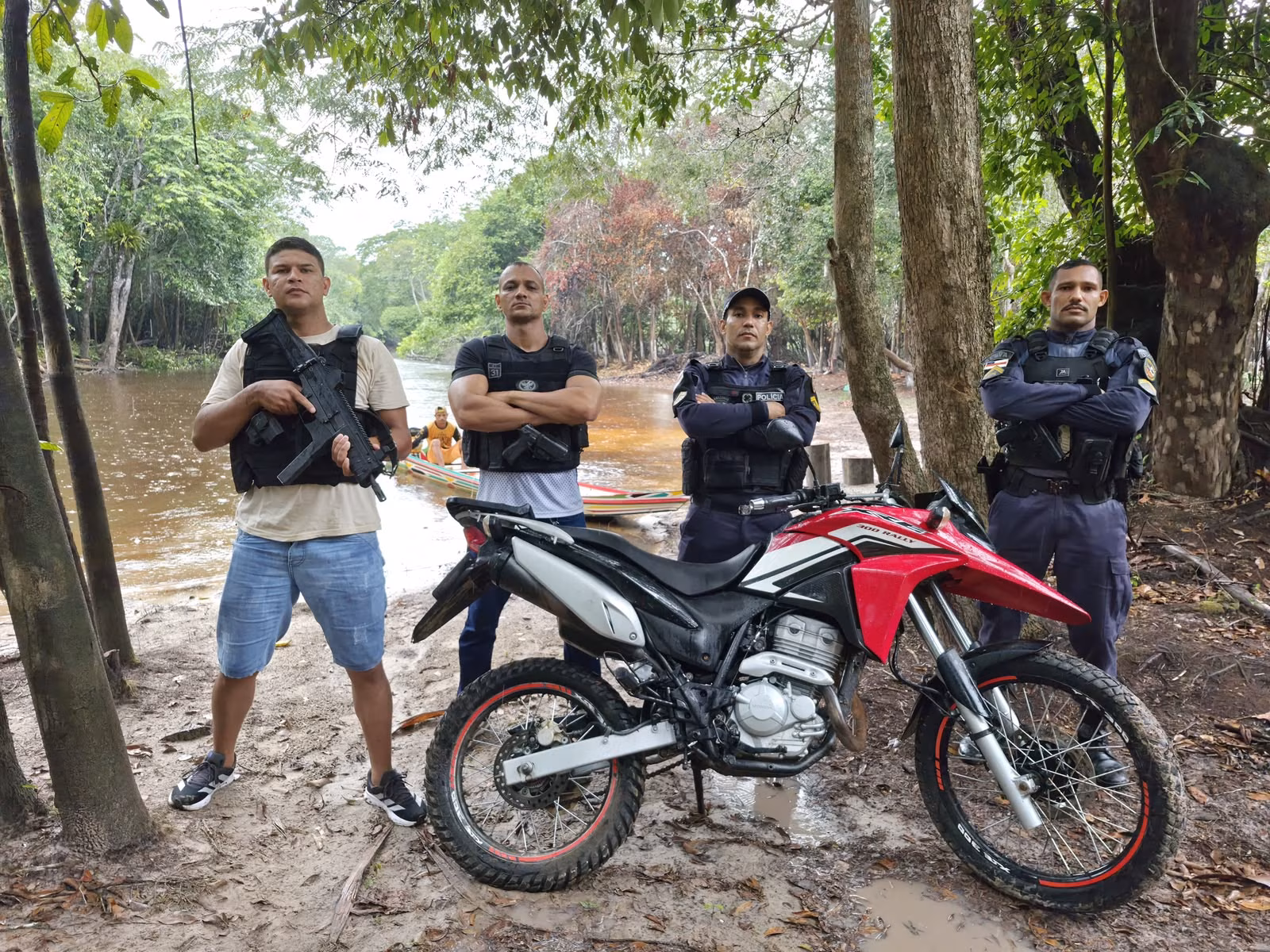 Motocicleta furtada no Acre é recuperada após suspeito ameaçar morador com pistola no Amazonas