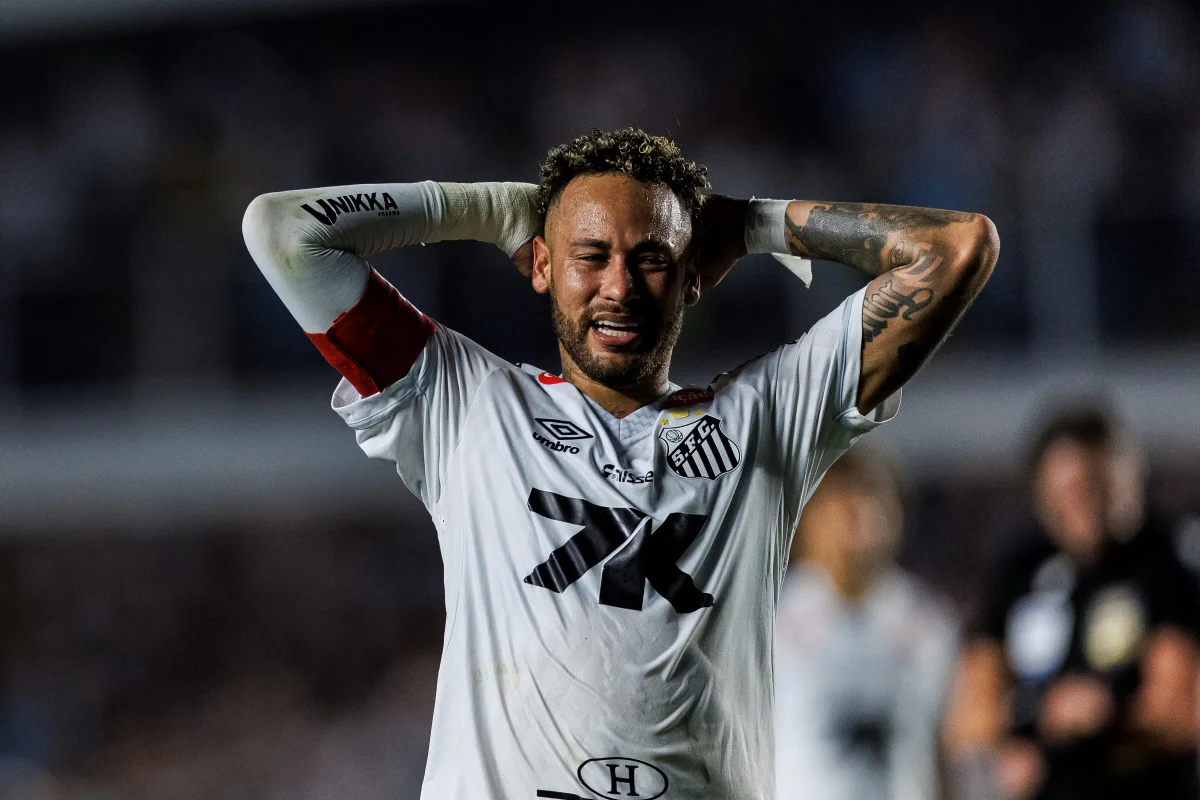 Neymar detona gramado da Vila após lesão: “Ótimo trabalho de merda”