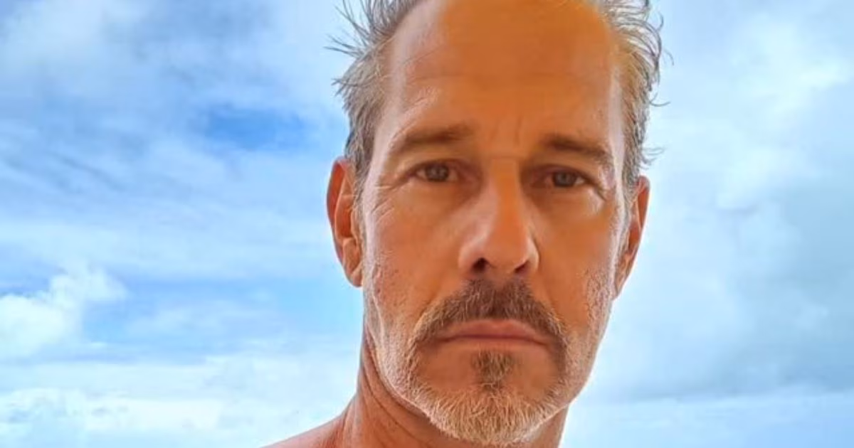 Galã dos anos 1990, Nico Puig reflete sobre ser gay: “A gente só nasce”