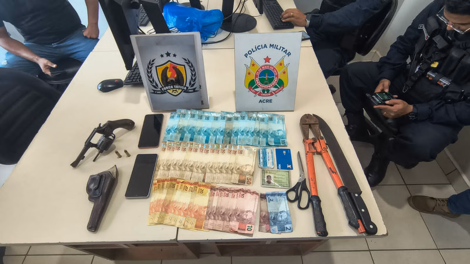 Grupo é preso após série de roubos e perseguição pela BR-364 até Rio Branco